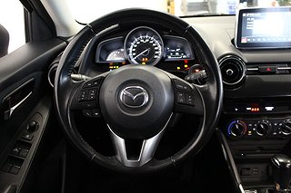 Halvkombi Mazda 2 12 av 20