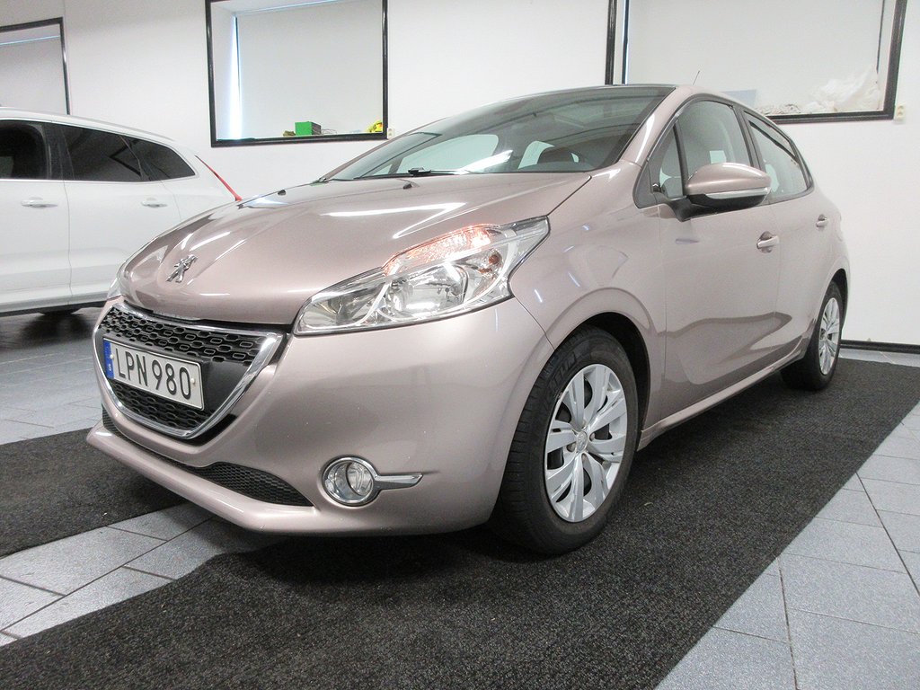 Peugeot 208 5 dr 1.6 e-HDi 92 hk E5 11000 mil NYBYTT kamrem