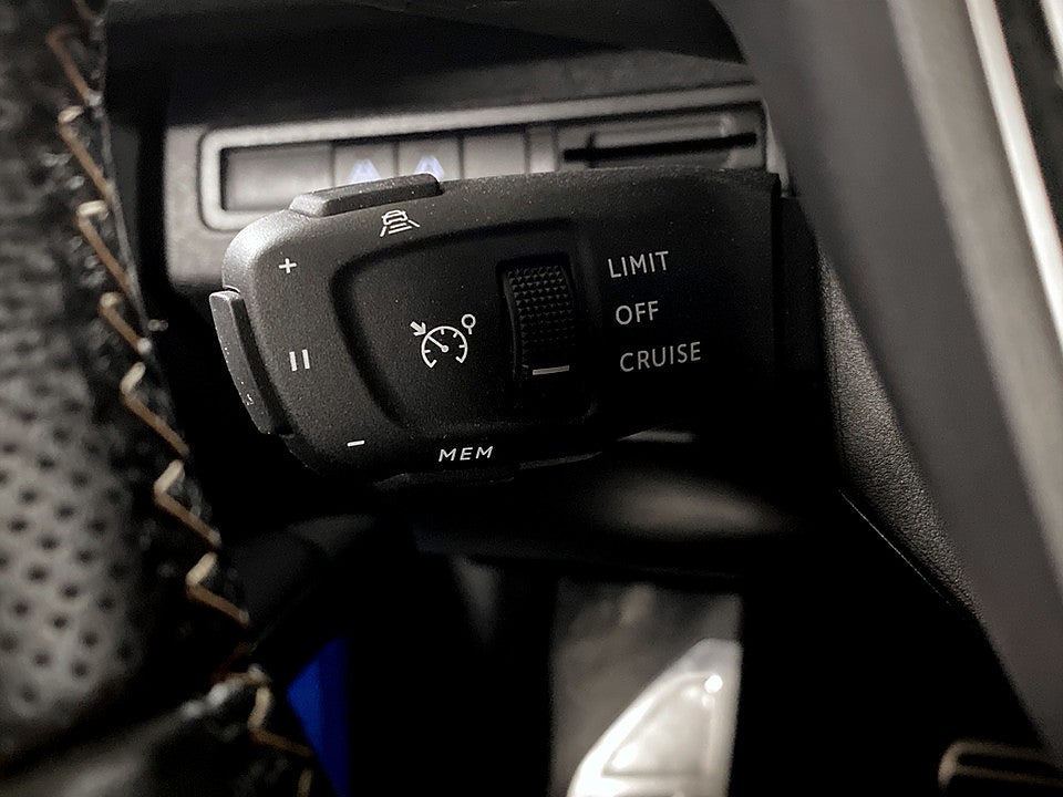 Bild på Peugeot 5008 GT 1.2 PT 130hk Aut 7-SITS B-KAMERA CARPLAY