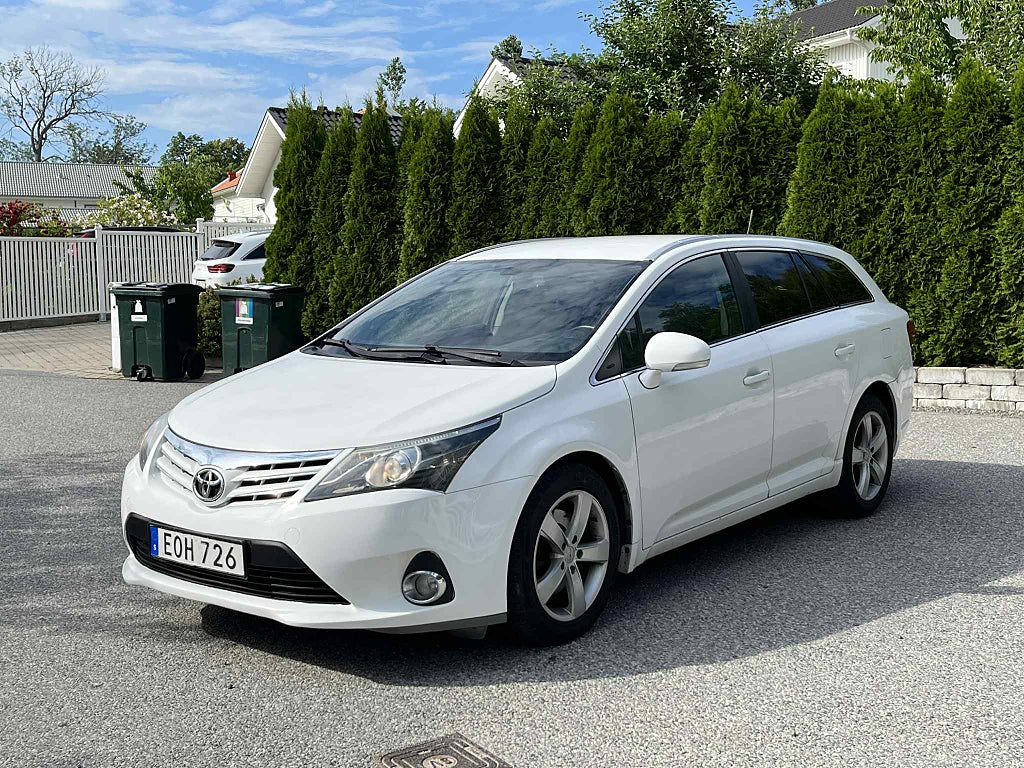 Toyota Avensis 2.2 D-4D, 150hk, Executive, Alcantara, nybes