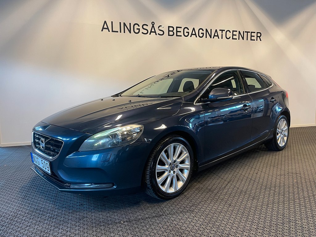 Volvo V40 D2 Momentum Euro 5 /Nybes/Nyservad/Drag/värmare