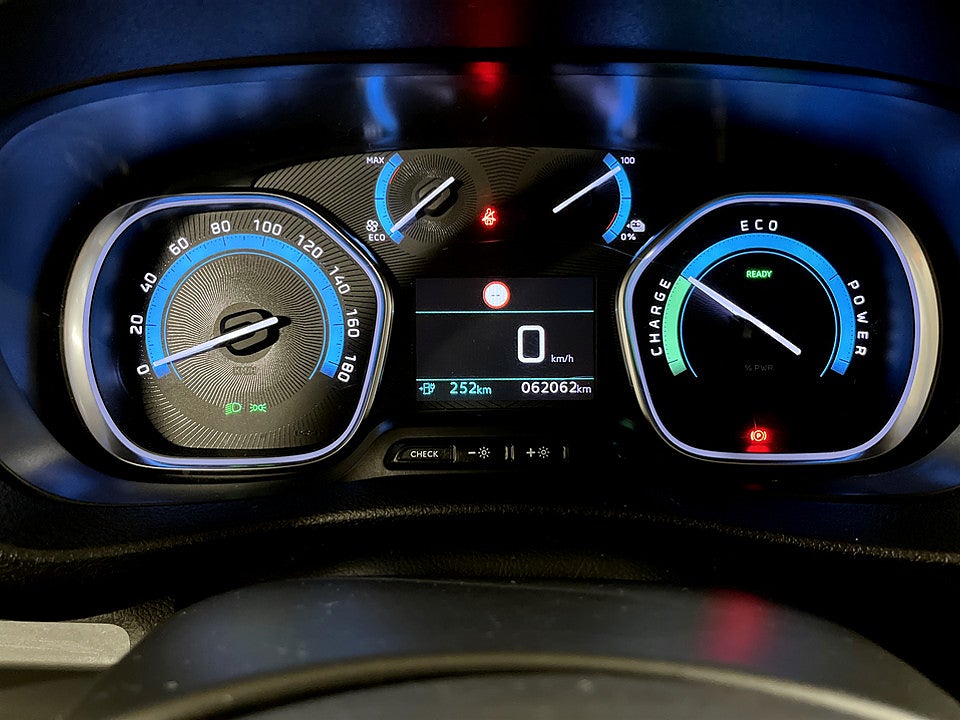 Bild på Peugeot e-Expert PRO+ 75kWh 136hk Aut L3 B-KAMERA NAVI