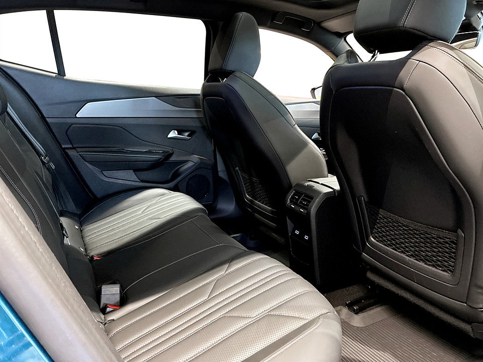 Bild på Peugeot 408 GT PHEV 225hk Aut DRAG PANO ELSTOLAR HELSKINN