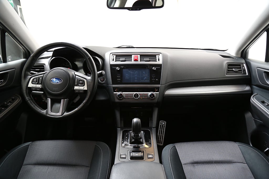 Subaru Outback 2,5i 175hk Base AWD Aut Extraljus Motorv Drag 2017