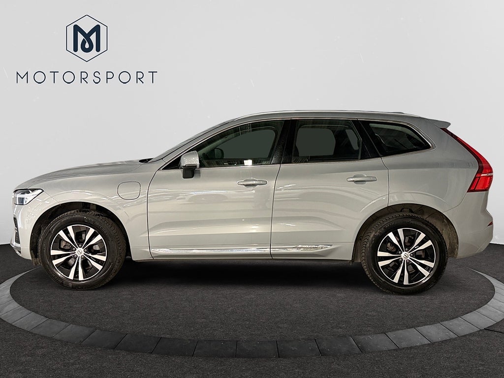 Volvo XC60 Recharge T6 AWD Core Edition Drag Värmare Pano Backkam bild 3