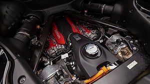 Ferrari SF90 Stradale är den italienska sportbilstillverkarens första laddhybrid. 