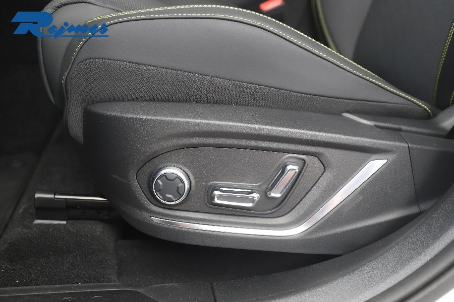Lynk & Co 01 More PHEV 2025, bild 5/59