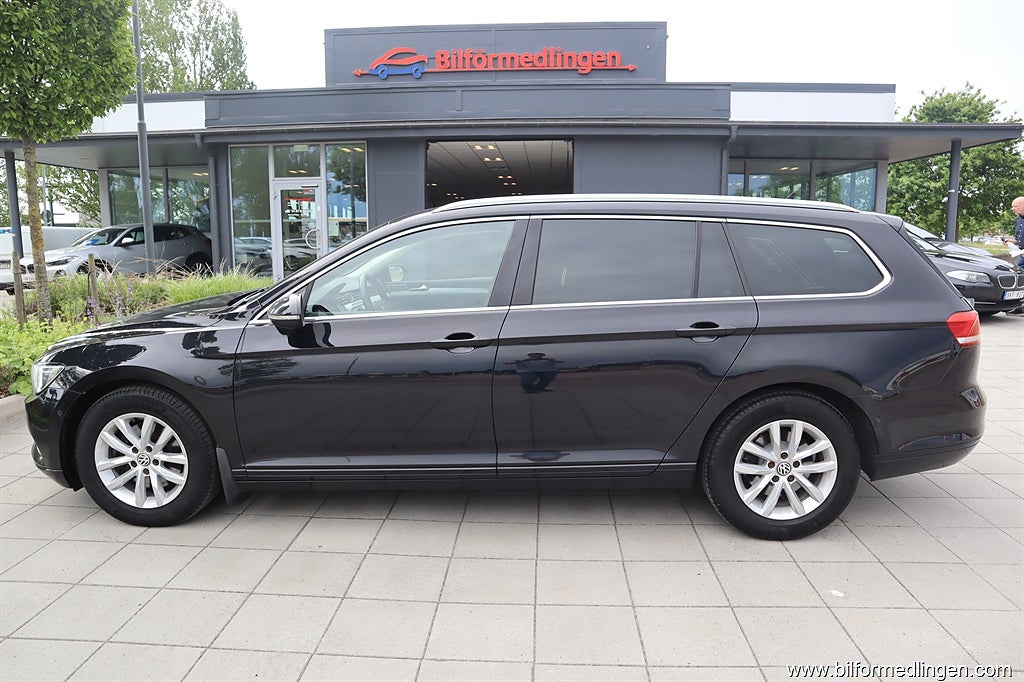 Volkswagen Passat SPORTSCOMBI 2.0 TDI FWD 150hk Aut Backkamera Svensksåld
