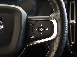 SUV Volvo XC40 19 av 25