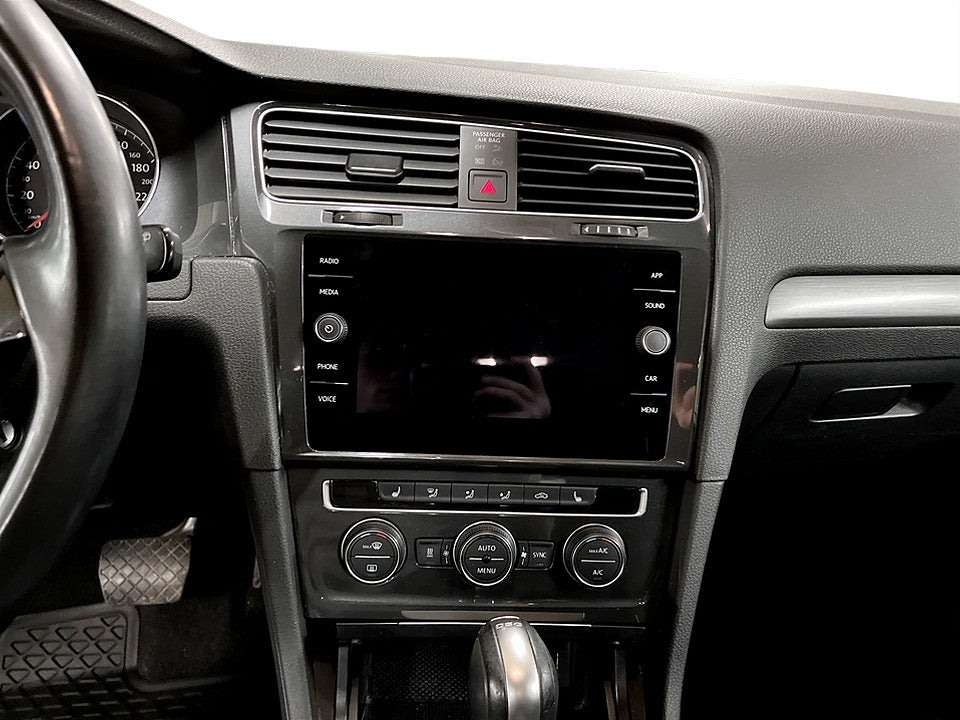 Bild på Volkswagen Golf Sportscombi Base 1.6 TDI 116hk Aut - CARPLAY, P-SENSORER