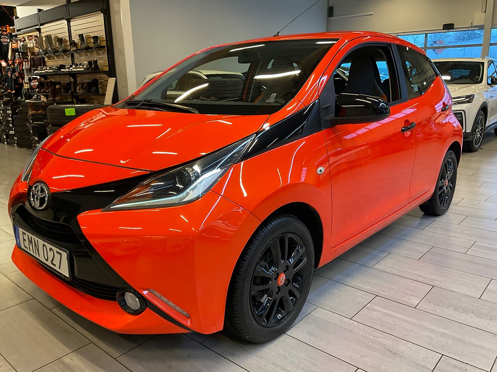 Toyota Aygo 1.0 X-Cite Comfort pack Navi Kamera S&V-Hjul Nyservad