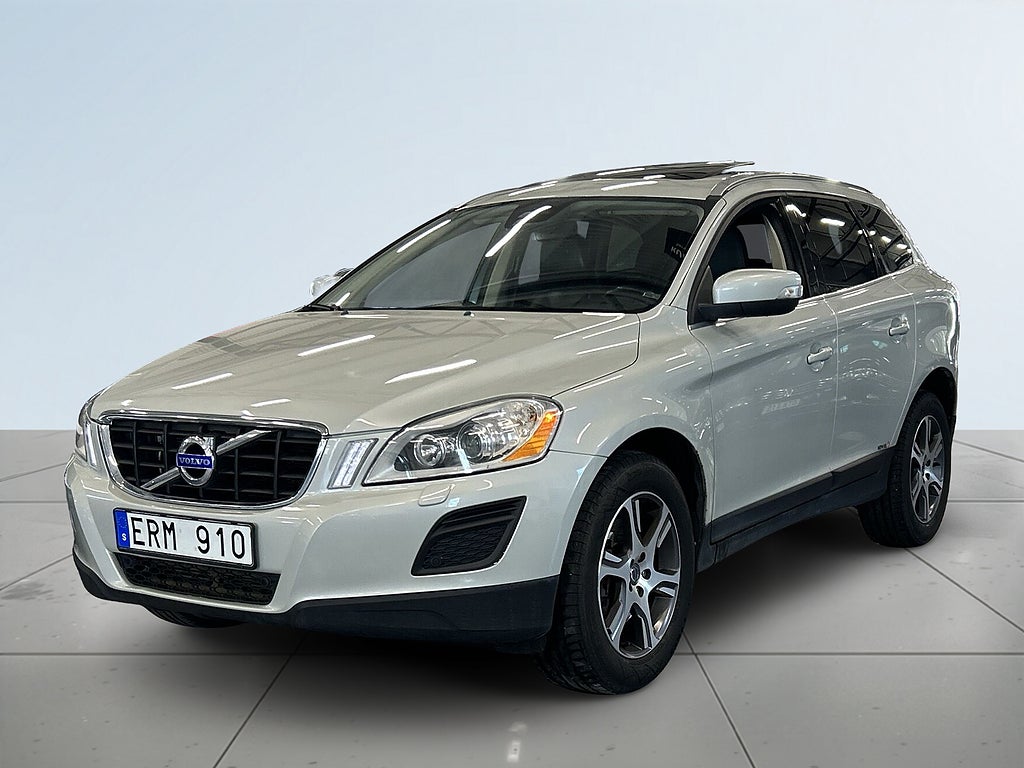 Volvo XC60 D3 Summum SoV-hjul/Panorama/Dvärmare/Dragkrok/Skinn