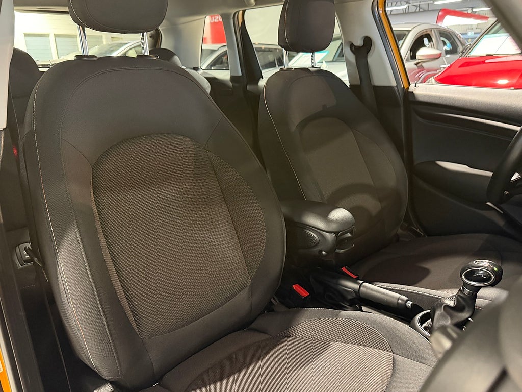 MINI Cooper 5-dörrars Pepper | Automat | P-sensorer bak 2017