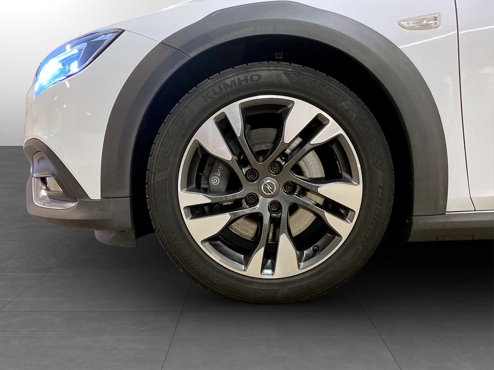 Bild på Opel Insignia Country Tourer Business 2.0 Turbo 260hk Aut 4WD BOSE
