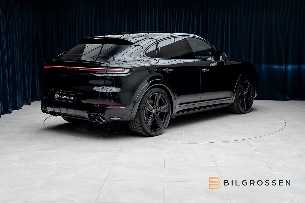Porsche Cayenne GTS Coupé Kolfiber Burmester P-Disp Bakaxelstyrning NY
