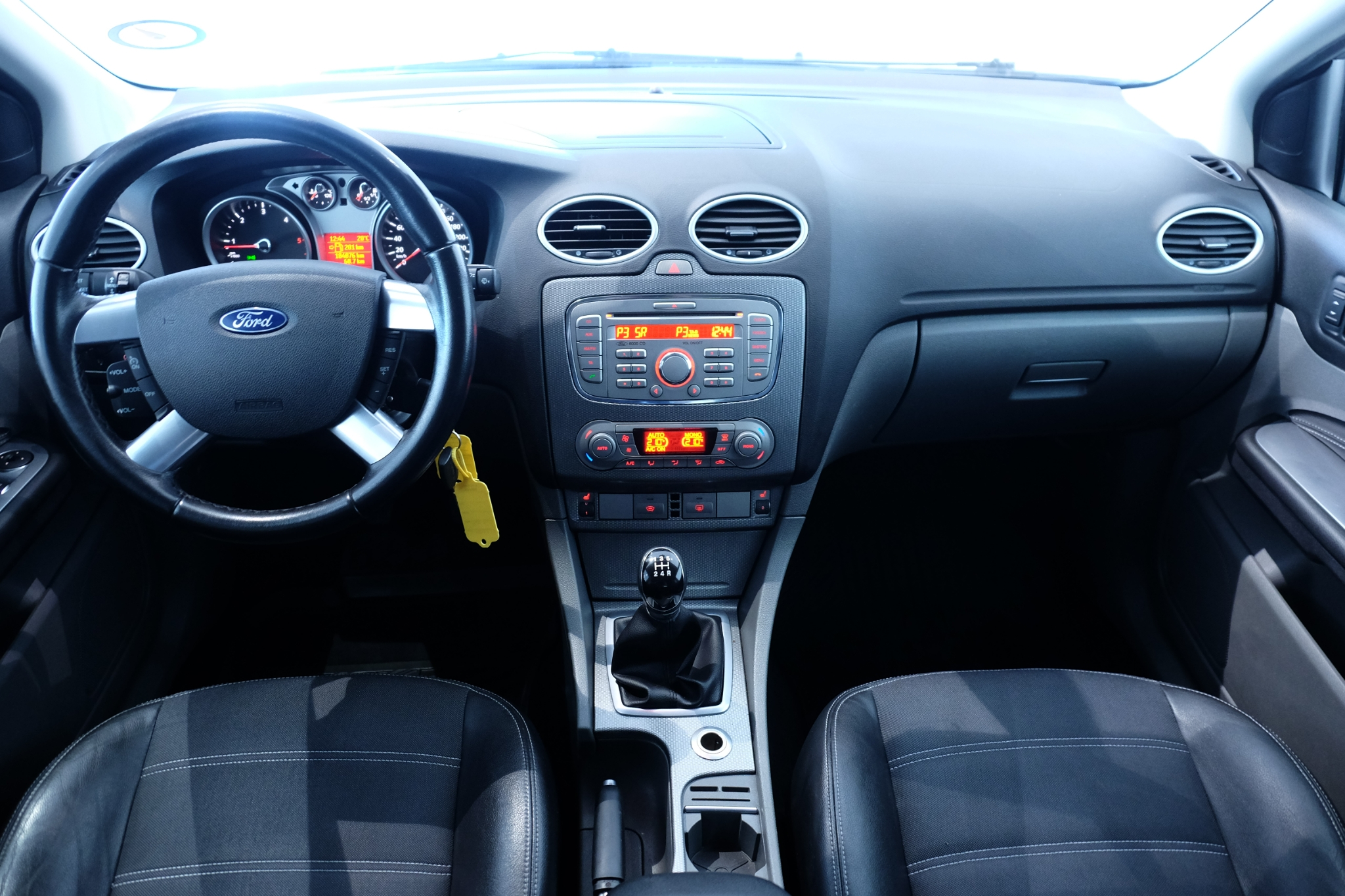 Ford Focus 1,6 109hk TDCi / Dragkrok 2010, bild 6/45