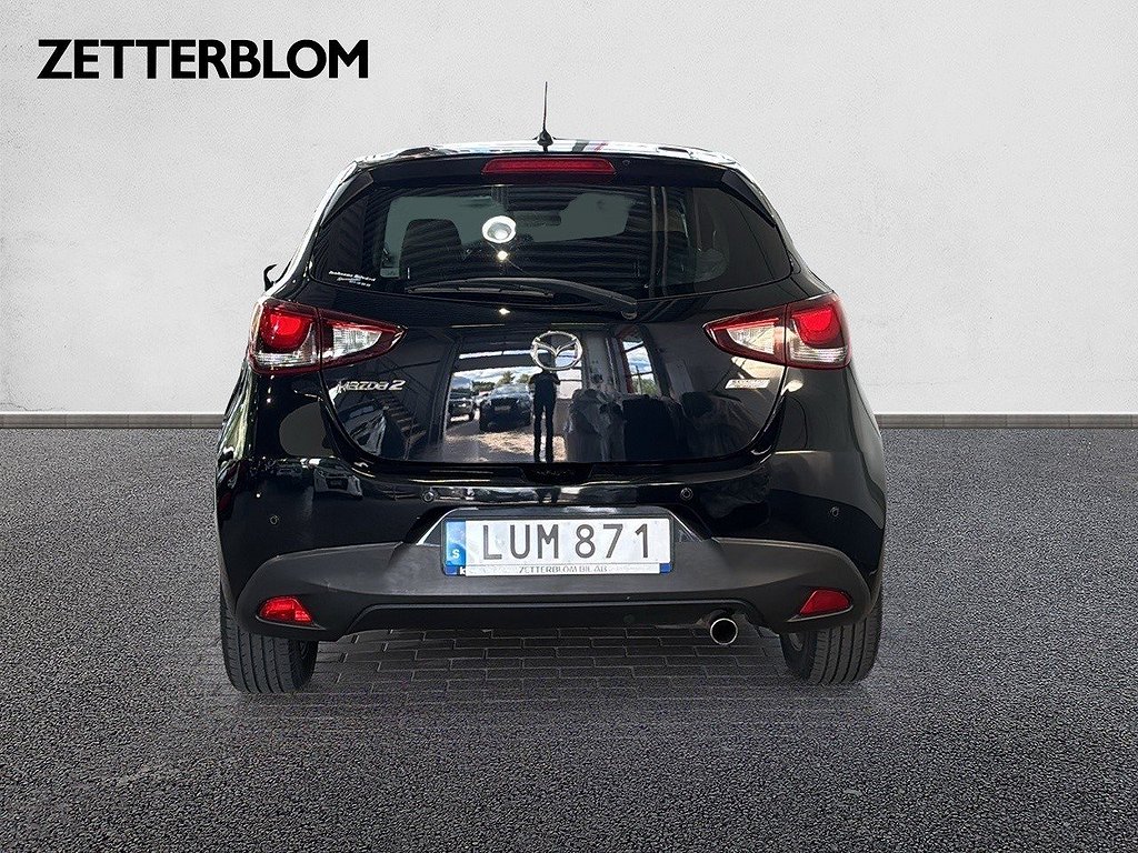 Halvkombi Mazda 2 4 av 16