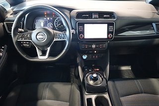 Halvkombi Nissan Leaf 12 av 23