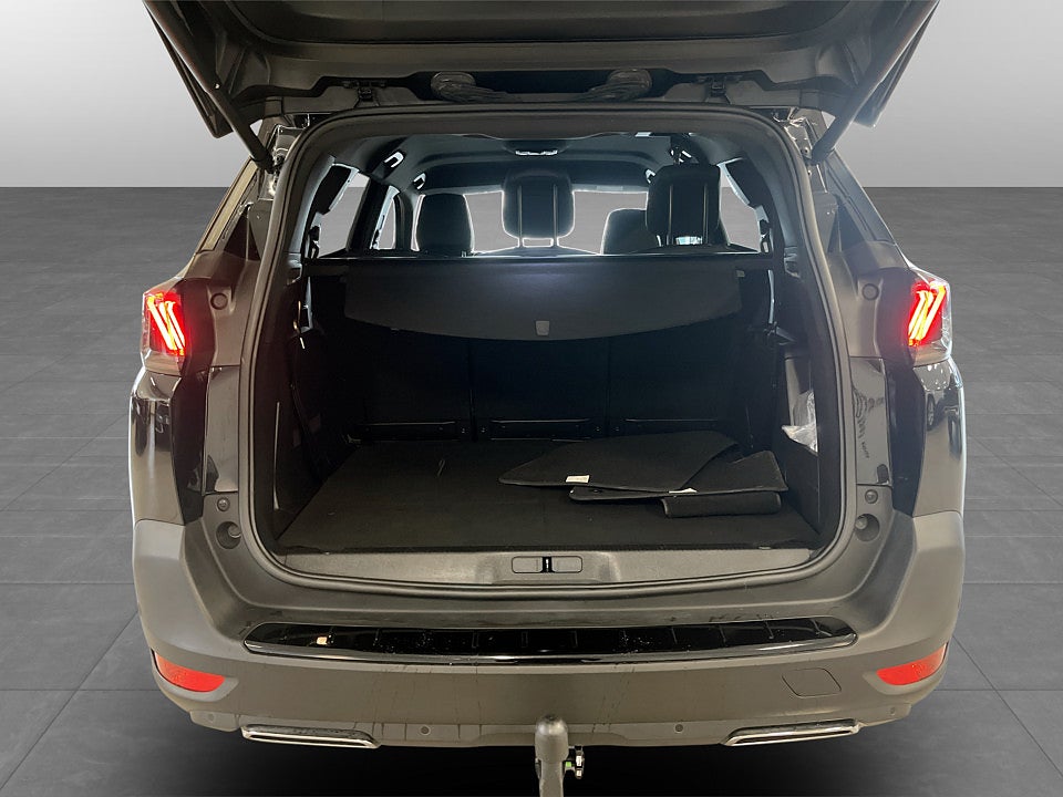 Bild på Peugeot 5008 GT 1.2 PT 130hk Aut 7-SITS B-KAMERA CARPLAY