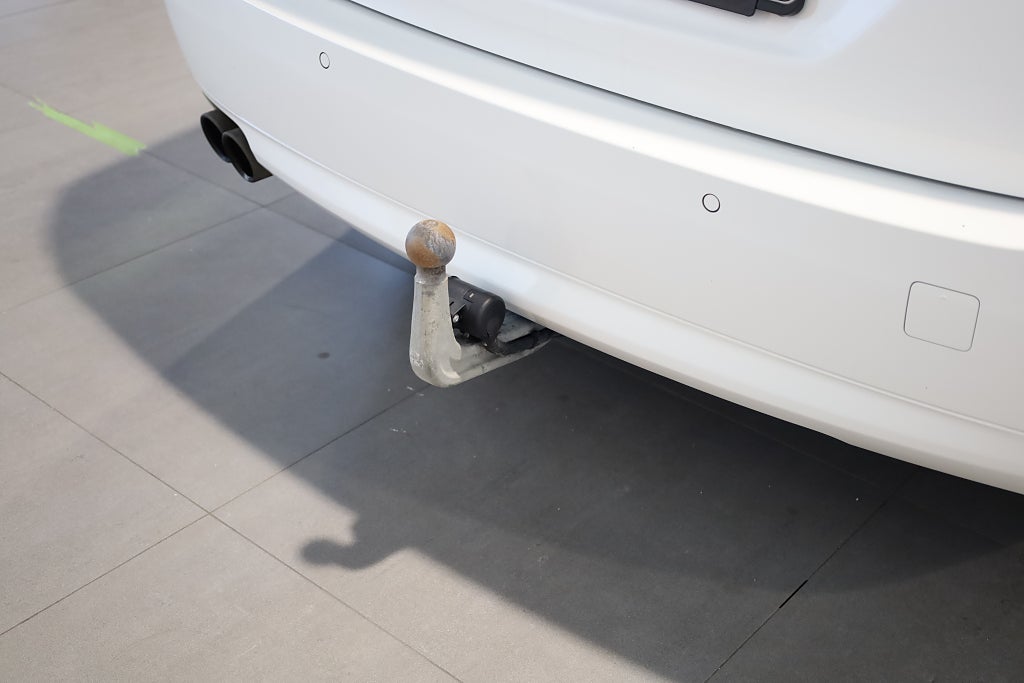 BMW 520 d Touring Aut Drag PDC Connected Blåtand Rattvärme 2016