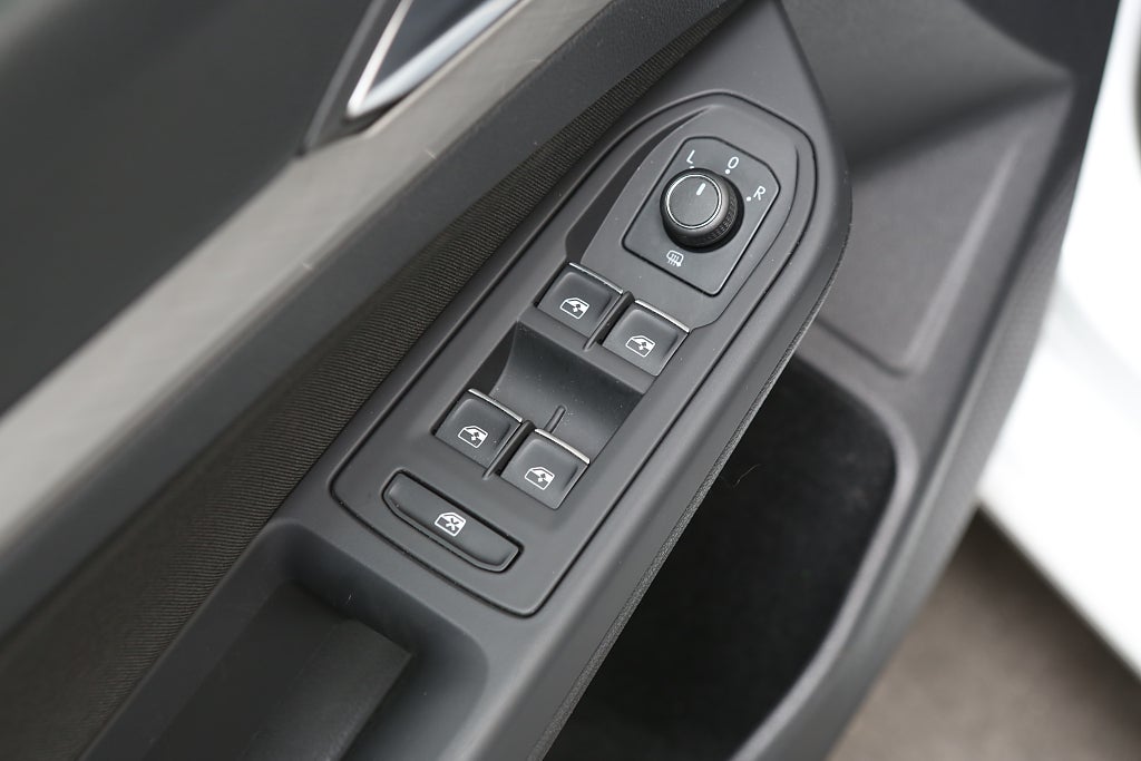 Volkswagen Golf 1,0 TSI 110HK P-Värmare Dragkrok Kamera 2022