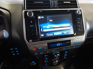SUV Toyota Land Cruiser 15 av 28