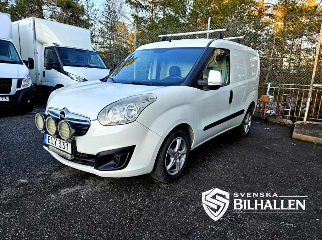 Opel Combo 1.3 CDTI Lågmilare Besiktad Servad Dragkrok Takräcke 