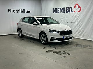 Skoda Fabia 1.0 TSI Style MOMSAD/Farthållare/M-värm/S&V-Däck