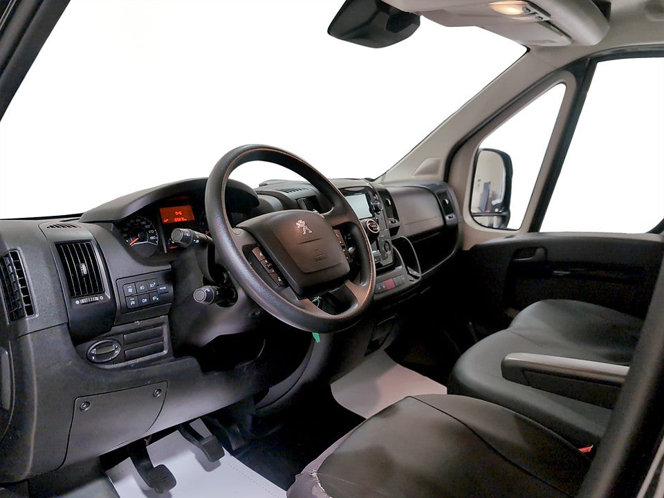 Bild på Peugeot Boxer PRO+ 2.2 BHDi 140hk L2H2 - B-KAMERA, DRAG