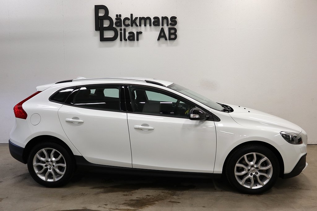 Volvo V40 Cross Country D2 120 hk Skatt 1103 kr Nyservad