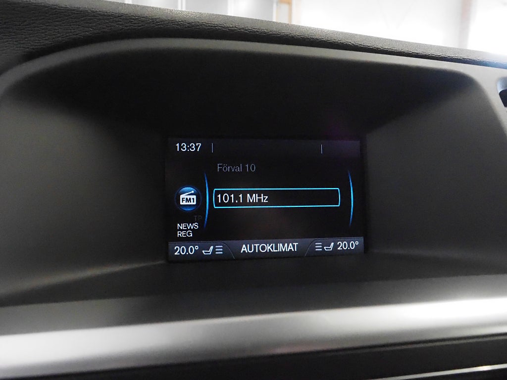 Volvo V60 T4F 180hk Aut Kinetic |Drag|Värmare|Keyless| 2012