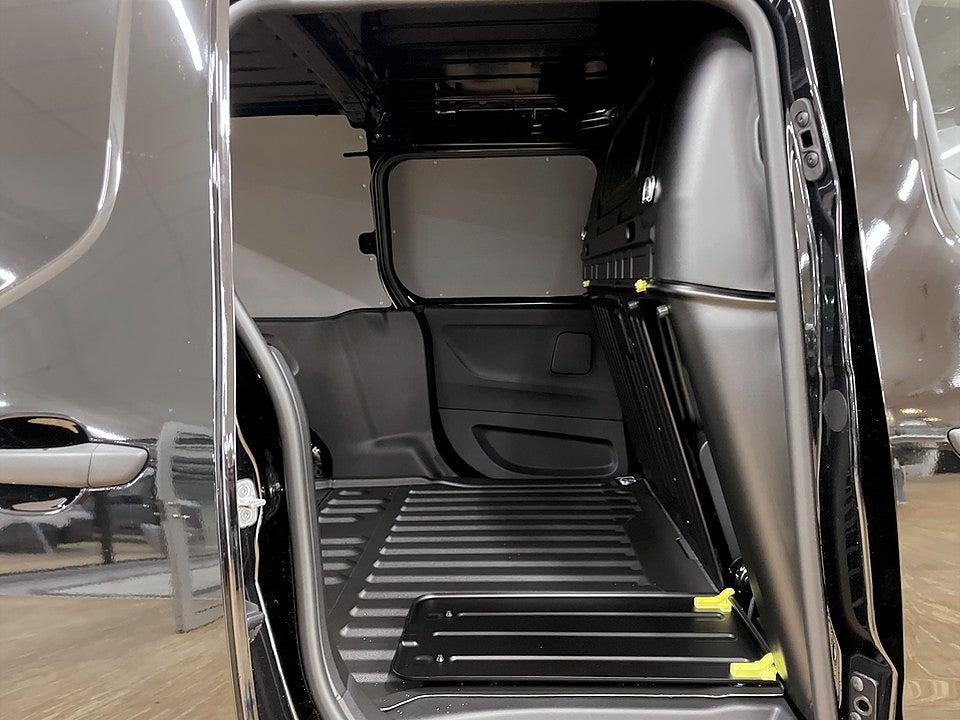 Bild på Peugeot Partner *EXTRA UTRUSTAD* 130hk AT8 L2 - DEMO