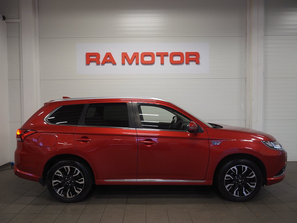 Mitsubishi Outlander PHEV 203hk Business 360º Skinn Drag 2018