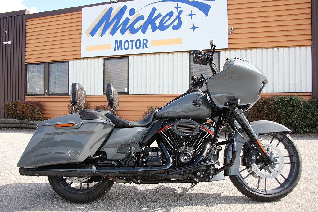 Harley-Davidson CVO Road Glide 117 ci ABS 