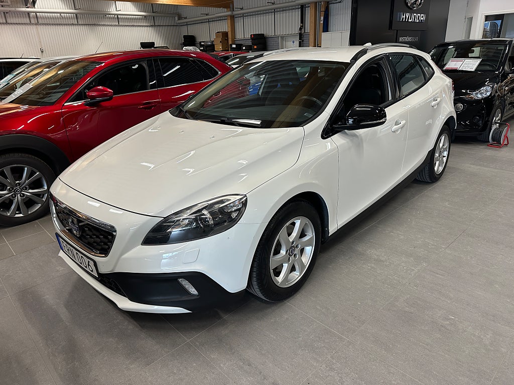 Volvo V40 Cross Country D2 Momentum Vinterhjul