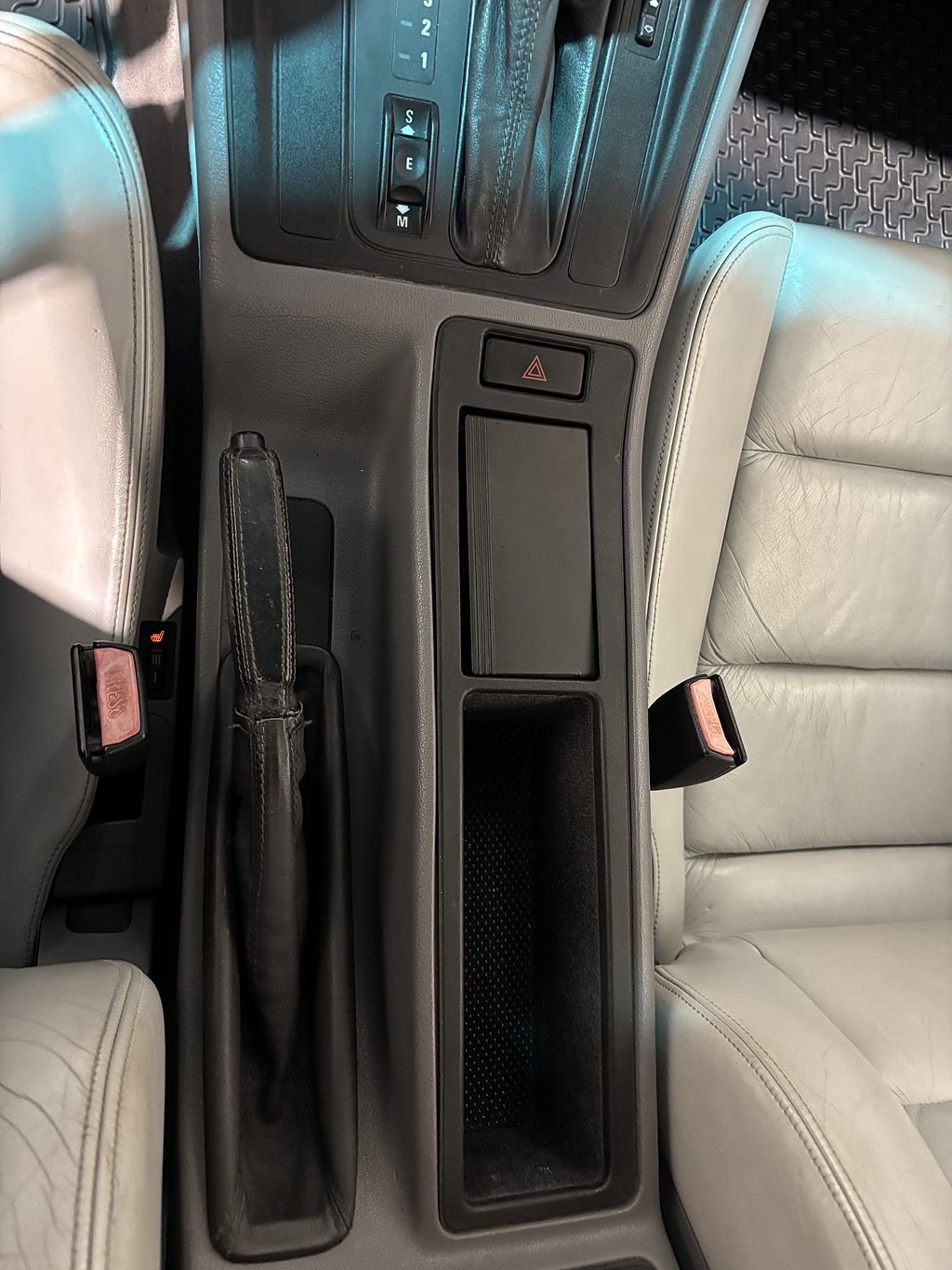 BMW 850 i 300hk