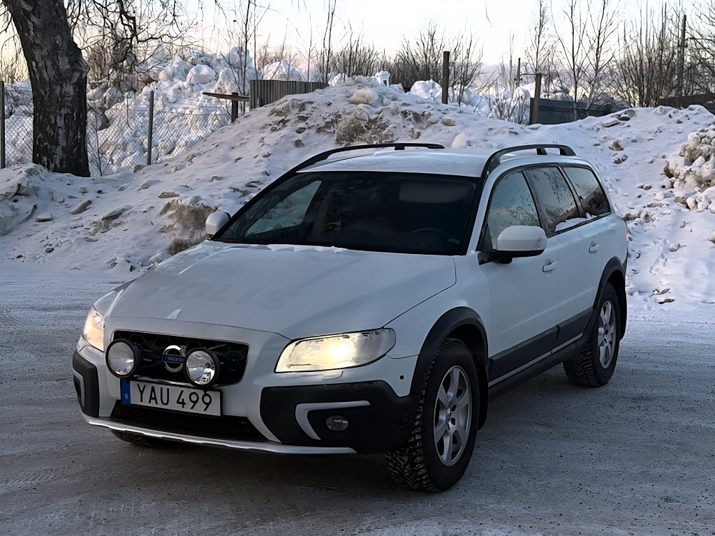 Volvo XC70 D5 AWD VÄRMARE / DRAG / NYBESIKTIGAD  *FD POLISBIL*