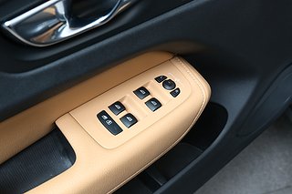 SUV Volvo XC60 22 av 35
