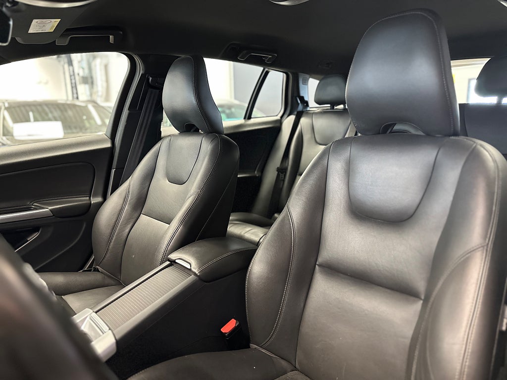 Volvo V60 Cross Country D4 AWD Geartronic Summum/P-Sensorer/
