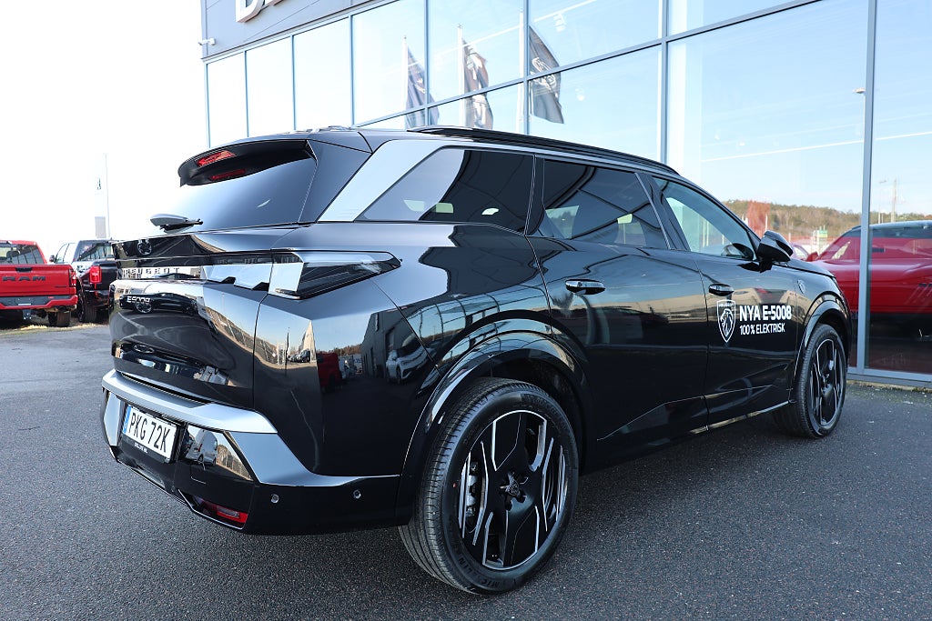 Peugeot E-5008 Edition ULTIMATE 73 kWh 213hk 500km 7-sits