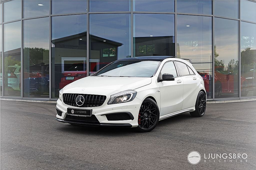 Mercedes-Benz A 45 AMG 4M 360hk / H/K / SKALSTOLAR / SE UTR