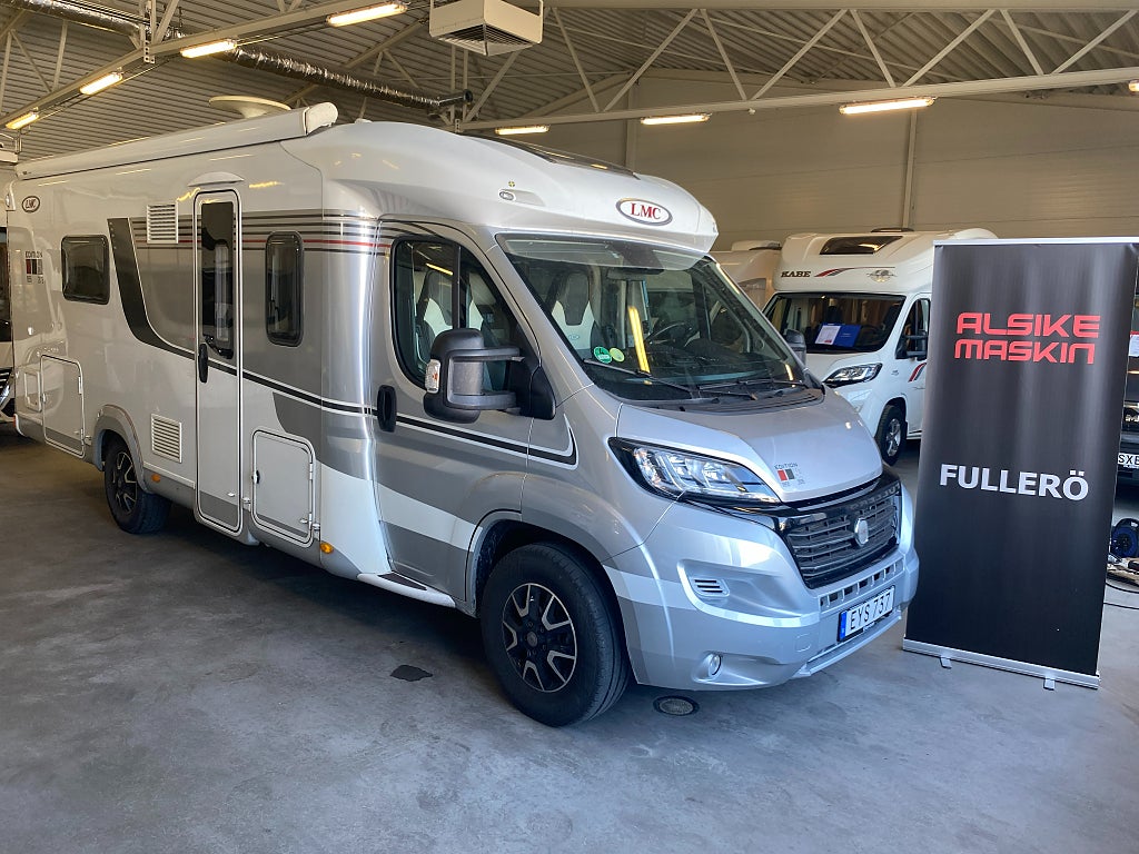 LMC T 712 Jubileum / AC / Solcell / Automat / ALDE / Ugn 