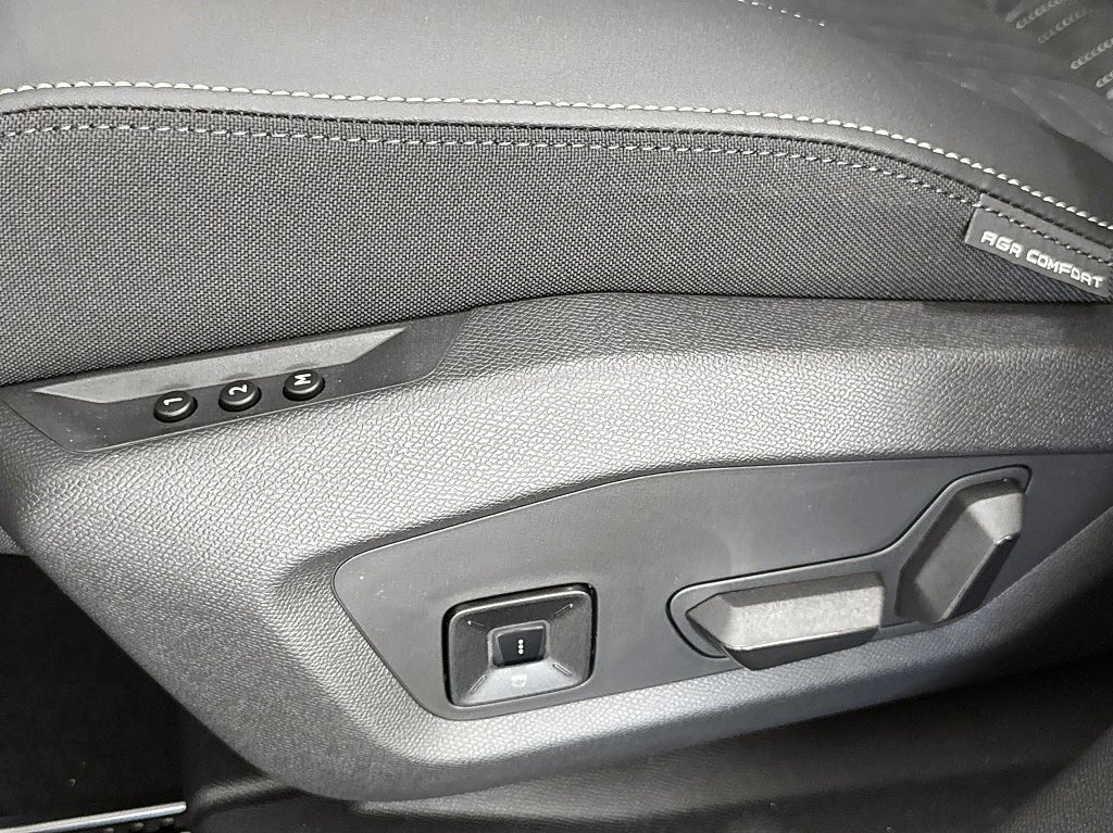 Peugeot e-3008 Long Range Ultimate Pano/Drag/Focal – bild 22