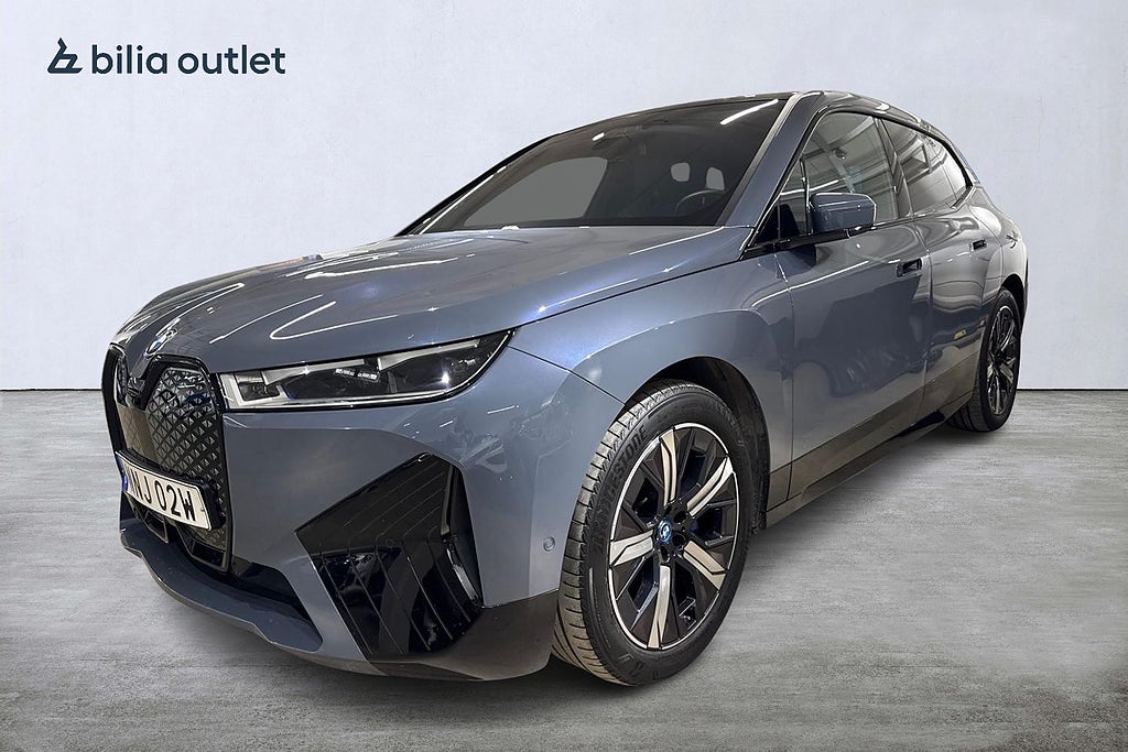 BMW iX xDrive50 Innovation Exclusive / Panorama / H/K / Laser