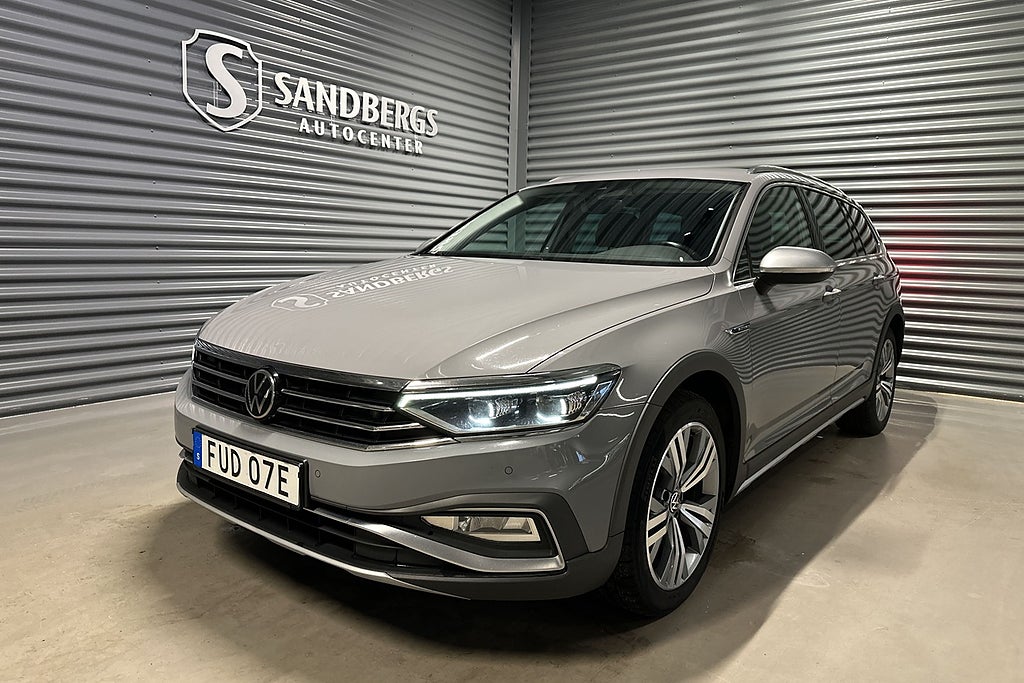 Volkswagen Passat Alltrack 2.0 TDI 4M Backkamera Värmare Navi Drag Euro 6