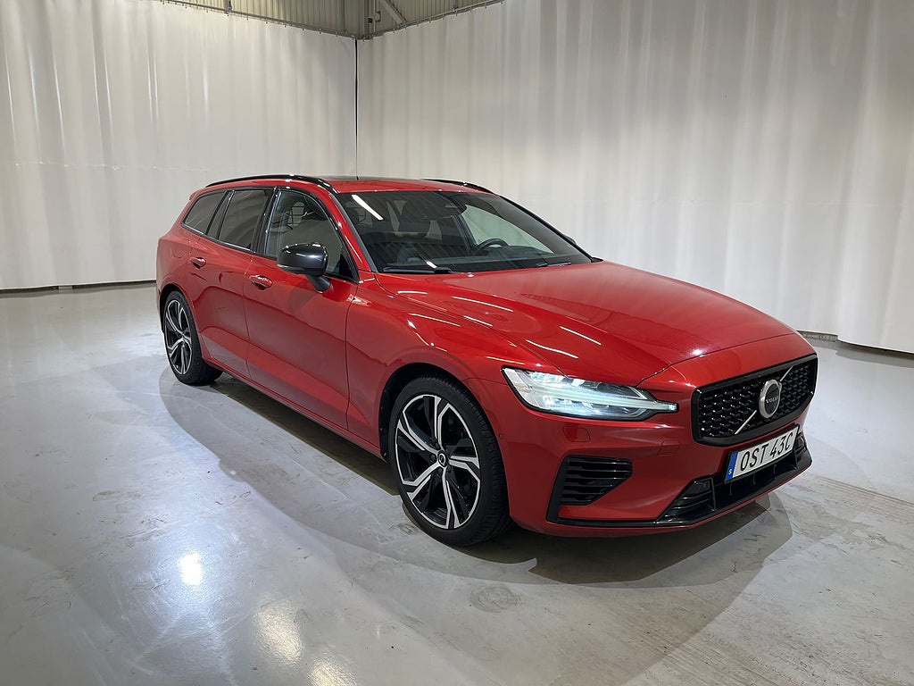 Volvo V60 Recharge T6 AWD Geartronic R-Design+ / MOMS!