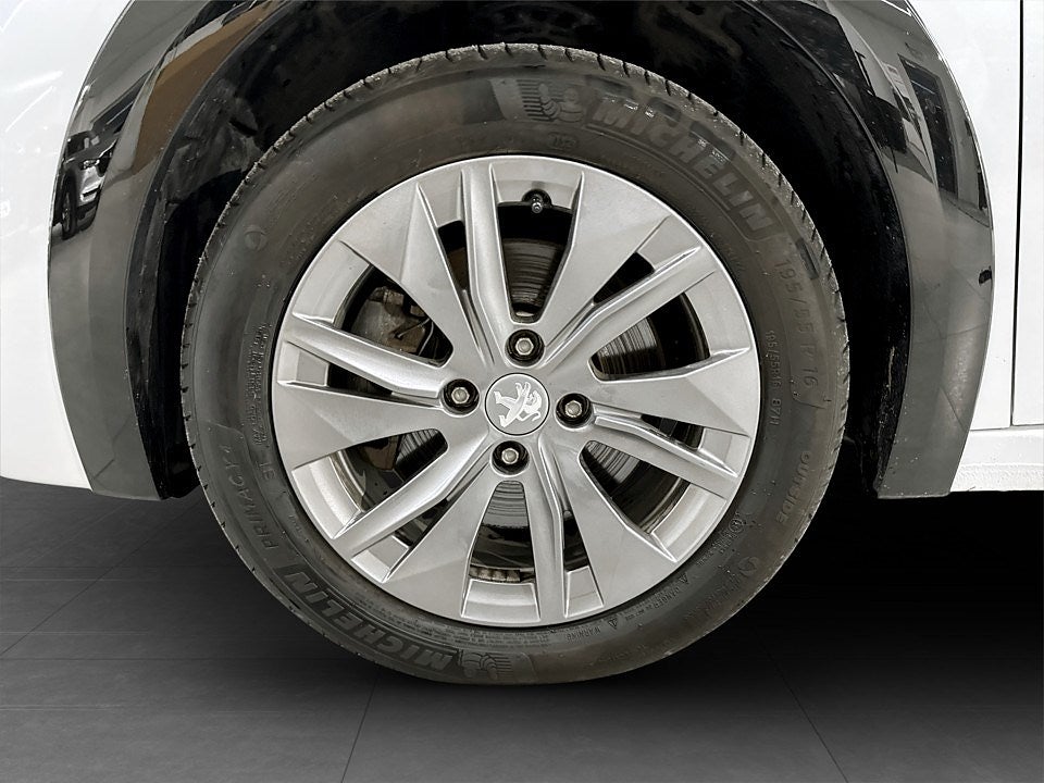 Bild på Peugeot E-208 Allure 50kWh 136hk Aut - BACKKAMERA