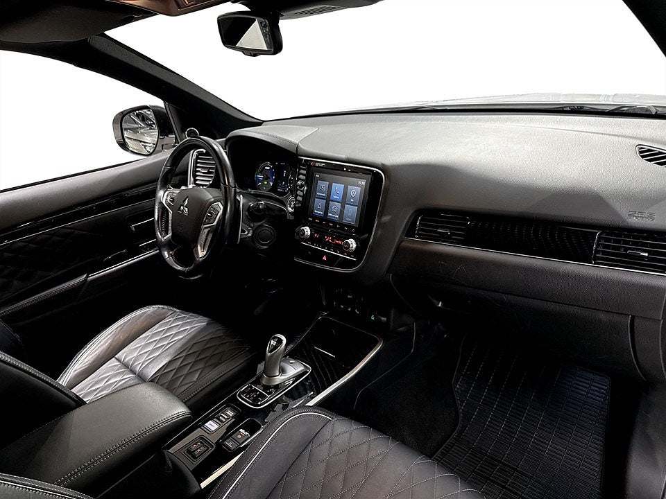 Bild på Mitsubishi Outlander S-Edition PHEV 224hk Aut 4WD - B-KAMERA,ELSTOL,NAV
