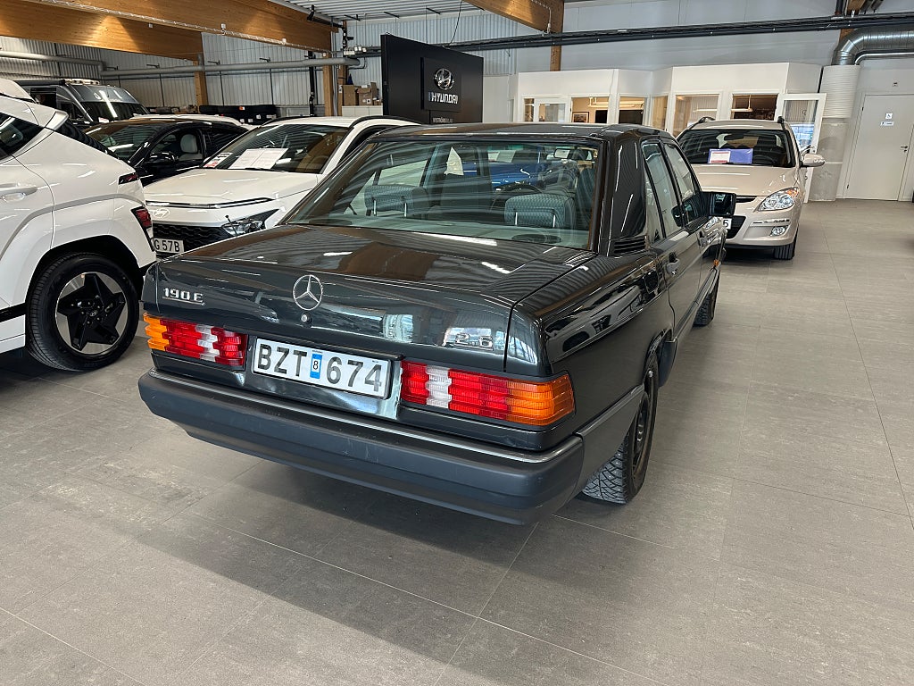 Mercedes-Benz 190 190 E 2.6 Automat Ac 160Hk 6 cylinders Fin bil thumbnail