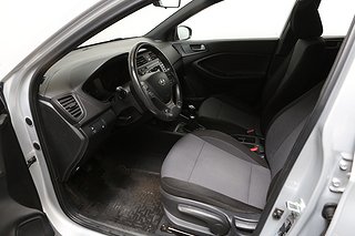 Halvkombi Hyundai i20 10 av 21